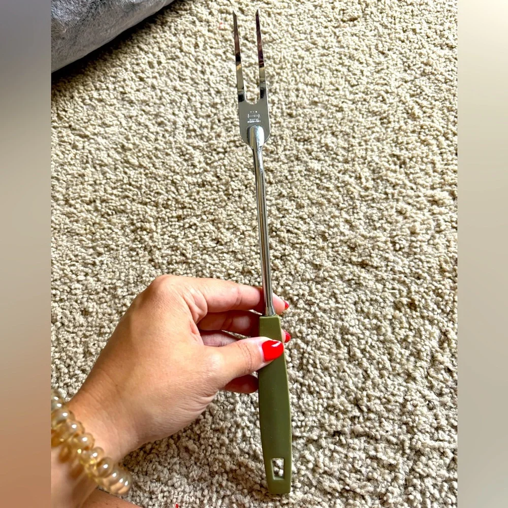 Vintage green Ecko carving fork